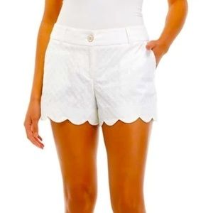 Crown & Ivy White Chevron Scallop Hem Shorts